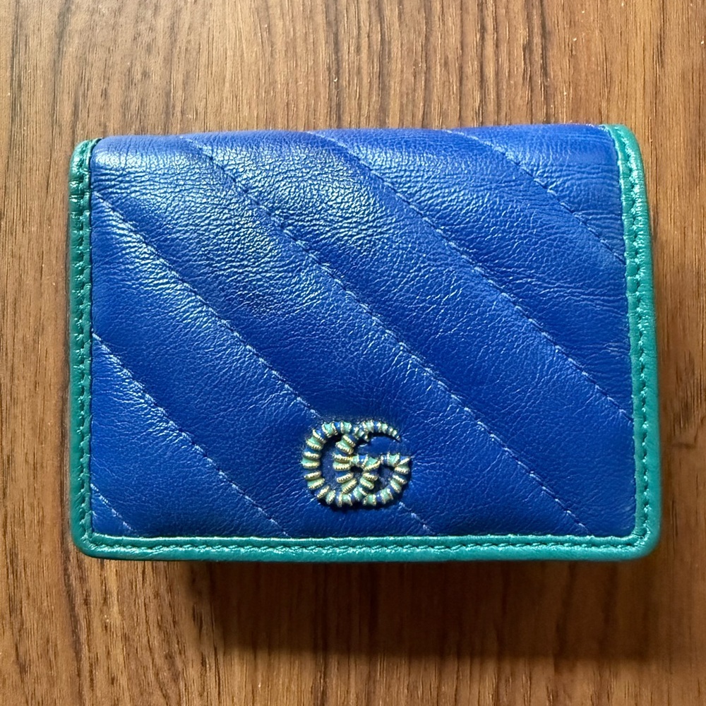 Gucci gem tone bifold leather wallet 🌙